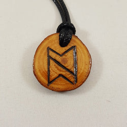 Rune Amulet - Financial Windfall