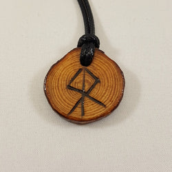 Rune Amulet - Realize Your Ambition